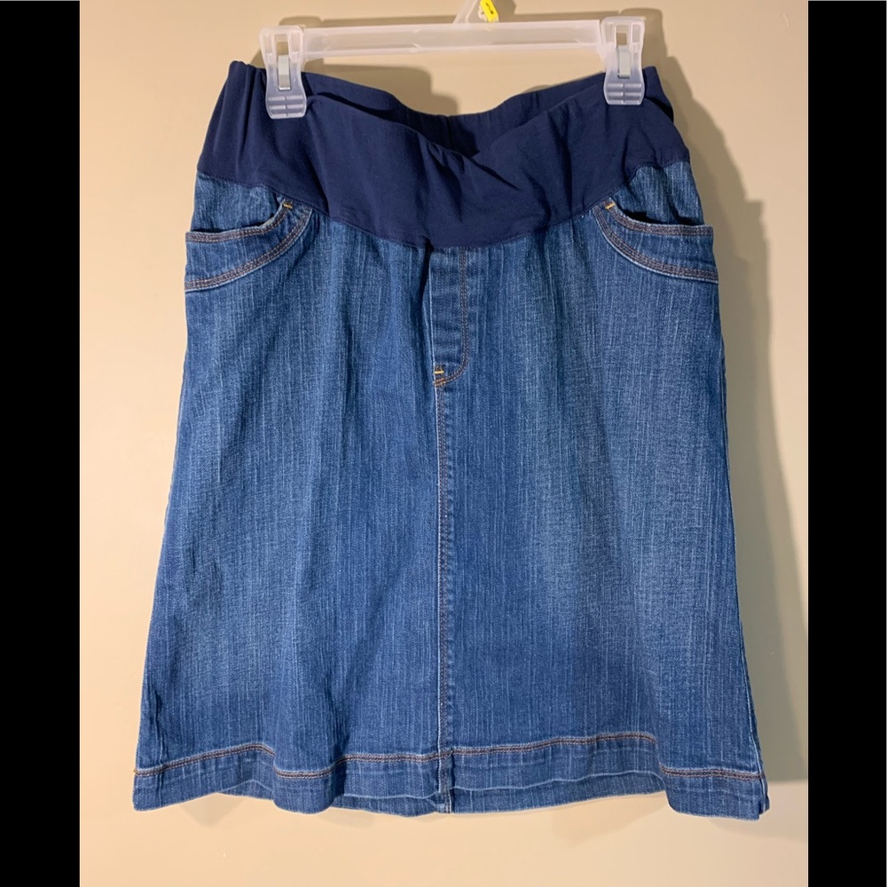 Gap maternity skirt with stretch waistband. Size 10
